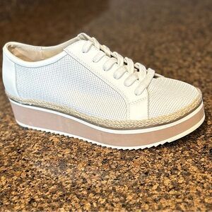 Dolce Vita Telah Sneakers Size: 9.5